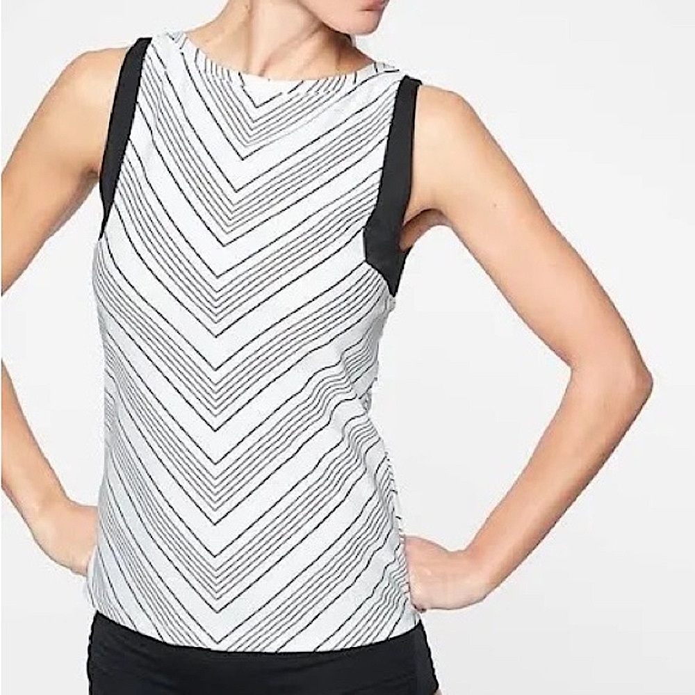 Athleta Women's Chevron Rash Guard UPF 50 Swim Shirt